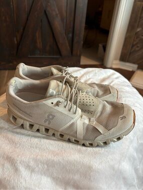 On Running Beige Cream Women's Sneakers with Cloud Sole 8